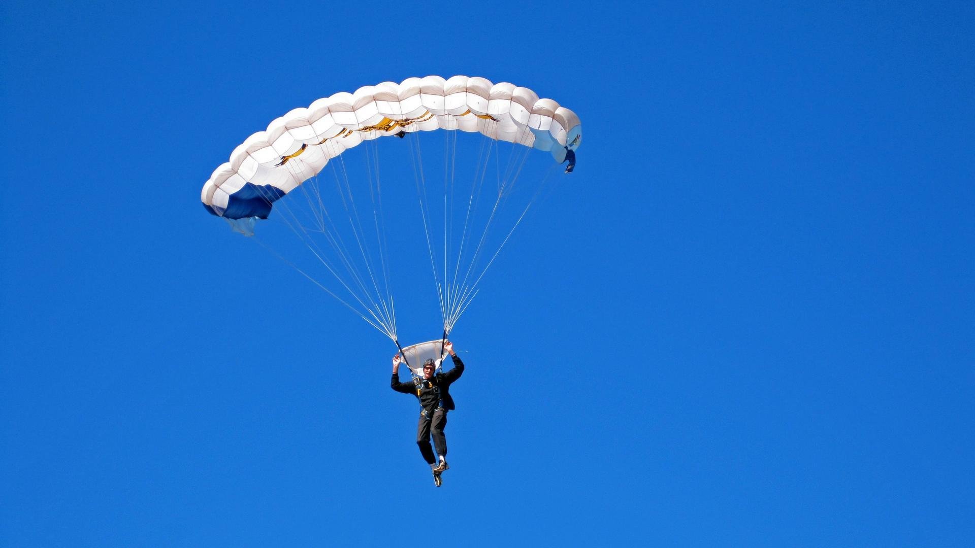 爱游戏-水上运动会，运动之美在水中绽放，水上运动会有新意的主题