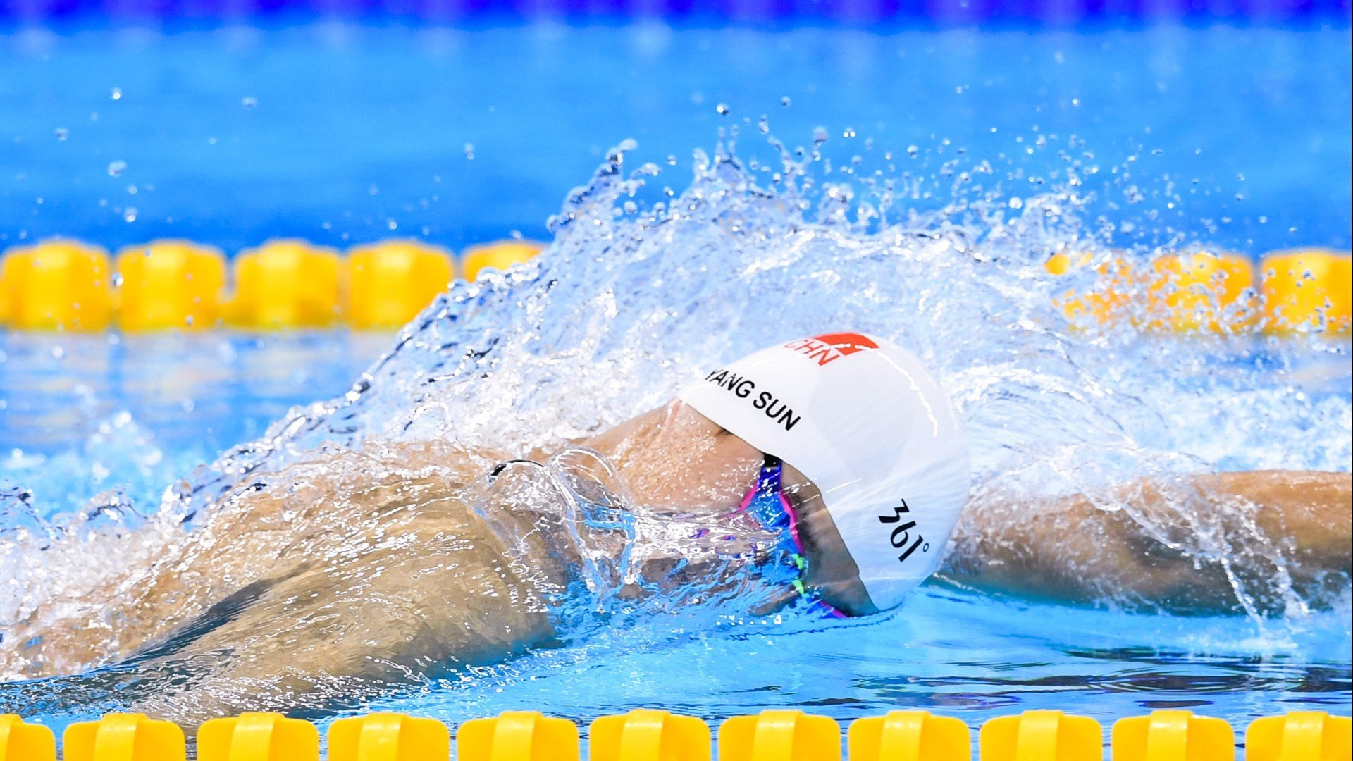 男子国家队提高三分球投射精准度增强外线威胁，投三分球厉害的球员